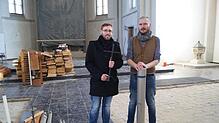 Michael Lucas (links) und Martin Langer kamen zum Verkauf der Orgelpfeifen eigens aus der Schweiz angereist.