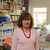 Brigitte Gebauer inmitten ihrer Habseligkeiten in ihrer Wohnung in der Schwaketenstraße. Das Chaos sei beträchtlich und belastend, ...