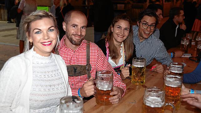 Bild 9: Fassanstich beim Deutsch-Schweizer Oktoberfest