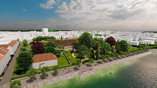 Vorne der Bodensee, dahinter Rad- und Fußweg mit dem Park und dem Hotelgebäude.