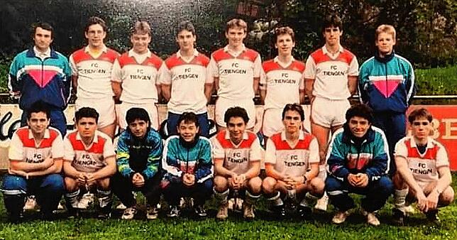 Erfolgreiche Jugend: Mit den B-Junioren des FC Tiengen 08 – trainiert von Rainer Schillinger (hinten, links) spielte Vincenzo ...