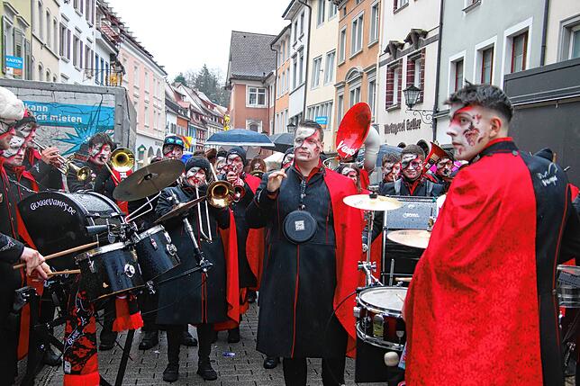 Bild 1: Oberbürgermeister abgesetzt! Die spektakulären Bilder vom Rathaussturm in Überlingen