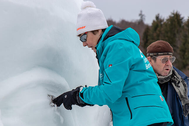 Bild 8: Eiskalte Kunst entsteht beim dritten Schneeskulpturenfestival in Bernau