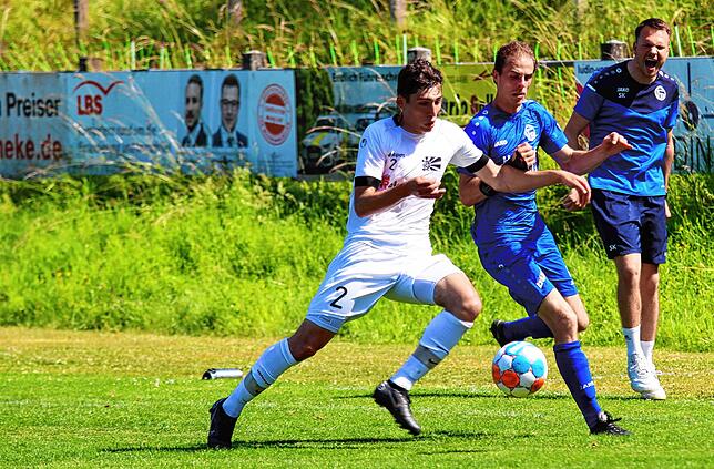 Bild 27: Enttäuschte Radolfzeller, jubelnde Villinger: Die besten Bilder vom Showdown in der Verbandsliga