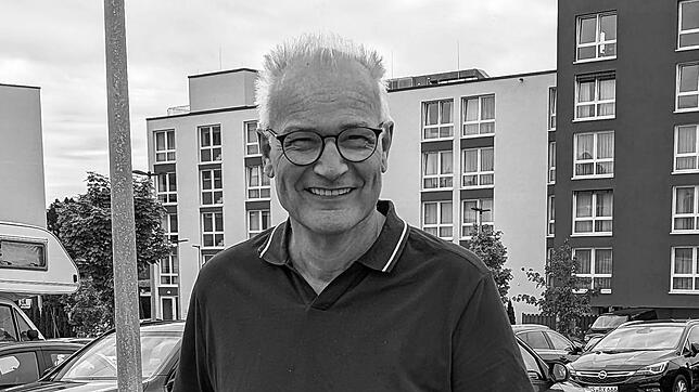 So wird man ihn in Erinnerung behalten: Michael Rebholz mit seinem typischen, verschmitzten Lächeln. Die Aufnahme zeigt ihn im August ...