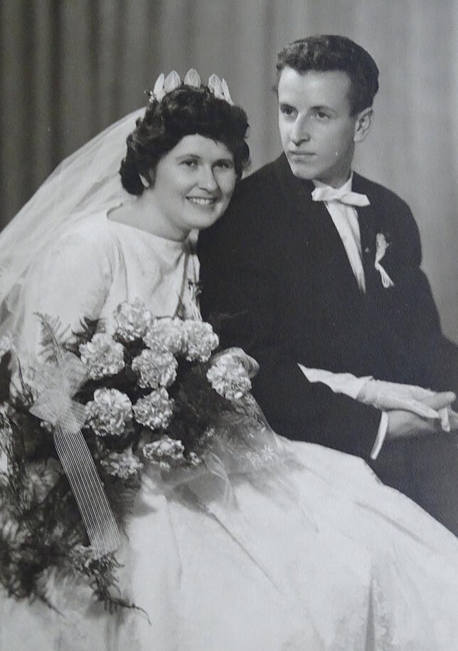 So sah das Paar an seinem Hochzeitstag vor 60 Jahren aus.