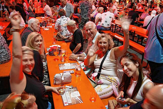 Bild 42: Die schönsten Bilder von der Schwyzertags-Ü30-Party