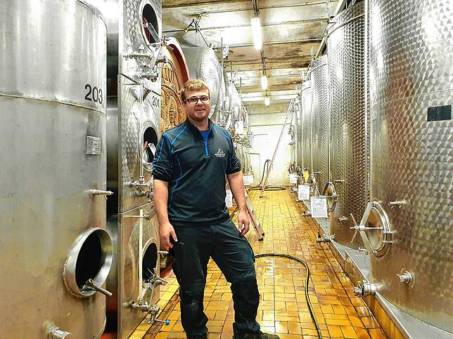 Kellermeister Valentin Wagner im alten Kellereigebäude des Winzervereins. Er freut sich auf den neuen Standort, besonders auf eine ...