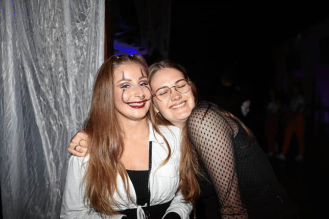 Bild 24: Schaurig-schöne Partystimmung mit Kürbis und Zombies