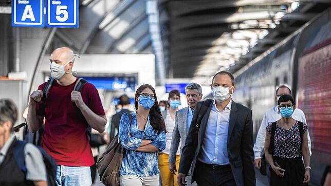 Ein Bild vom Zürcher Hauptbahnhof. Der Kanton hat hohe Infektionszahlen, alle Schweizer Kantone gelten bald als Risikogebiet.
