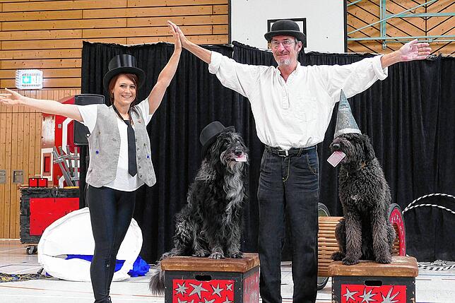 Drei Tage Circus-Workshop und Aufführung boten die Schulsozialarbeiterin Julja Budamert und der Zauberer und Kabarettist Jupp.