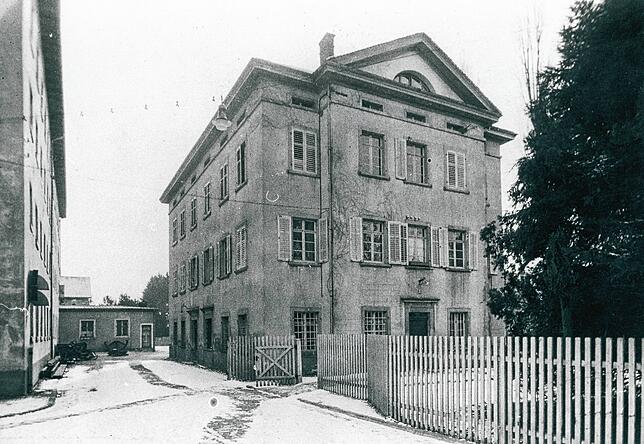 Die Baumwollspinnerei Trötschler auf der Musikinsel. Das Foto muss nach Angaben des Stadtarchivs zwischen 1929 und 1933 aufgenommen ...