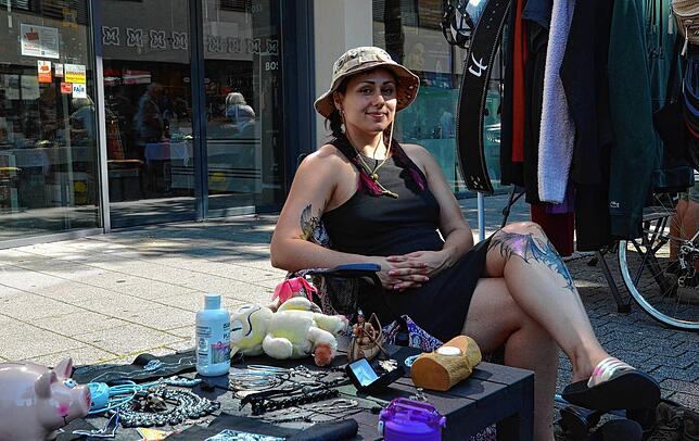 Bild 5: Reges Treiben auf dem Flohmarkt in Markdorf