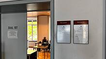 Das ging schnell: Nur 24 Stunden nach dem Diebstahl einer Badehose, sitzt der Angeklagte im Konstanzer Amtsgericht auf der Anklagebank.