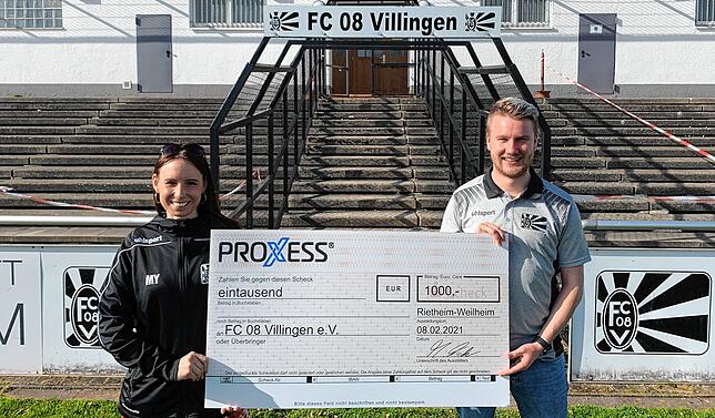 Die Firma Proxess in Rietheim-Weilheim (Kreis Tuttlingen) spendet 1000 Euro für die B-Junioren des FC 08 Villingen. „Das ist ...