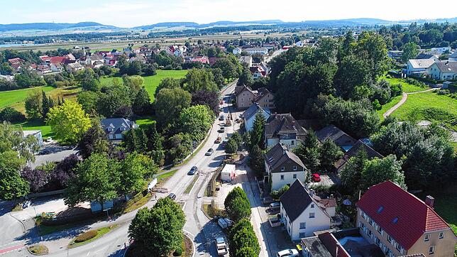 Ein Nadelöhr: Die Friedrich-Ebert-Straße ist eine wichtige Verkehrsader in der Stadt. Das wird aktuell besonders deutlich. Durch die ...