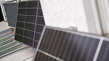 Steckersolargeräte im Aufwind: Die Zahl installierter Balkonkraftwerke in Deutschland hat 2025 die Marke von einer Million geknackt.