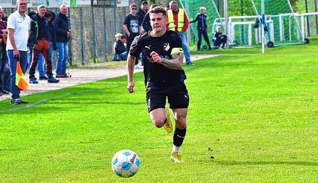 Erstes Heimspiel: Timo Glattacker vom Aufsteiger FC Wittlingen ist mit seiner Mannschaft im ersten Heimspiel am Sonntag, 15 Uhr, gegen ...