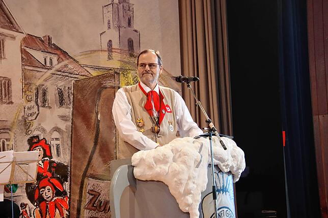 Moderator Christoph Graf nimmt auch dieses Jahr die Gäste wieder aufs Korn.