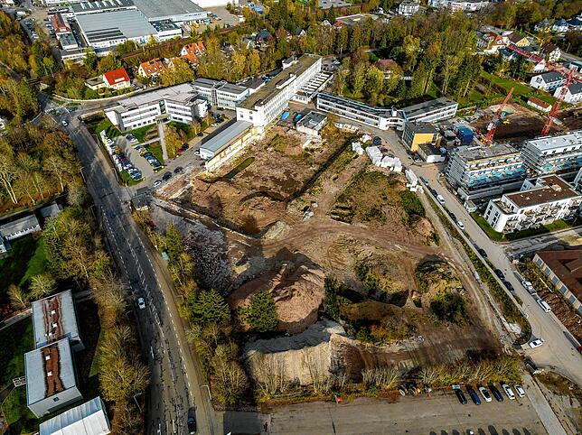 Diese Luftaufnahme zeigt den Baubereich, auf dem das geplante „SABA-Office One“ gebaut wird: Ein Bürokomplex mit 6500 ...