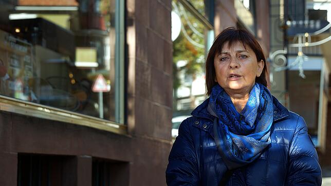 Stadtführerin Rosi Hoff gibt bei den Stadtgeschichten einen Einblick in das Leben von Max Rieple.