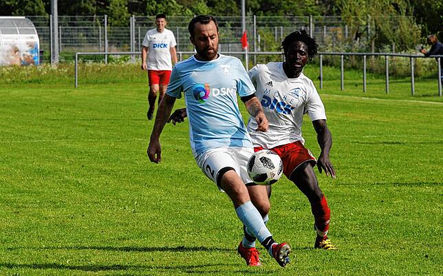 Bild 13: SV Obersäckingen gewinnt gegen den SC Lauchringen mit 2:0 &ndash; und wir haben die Bilder!