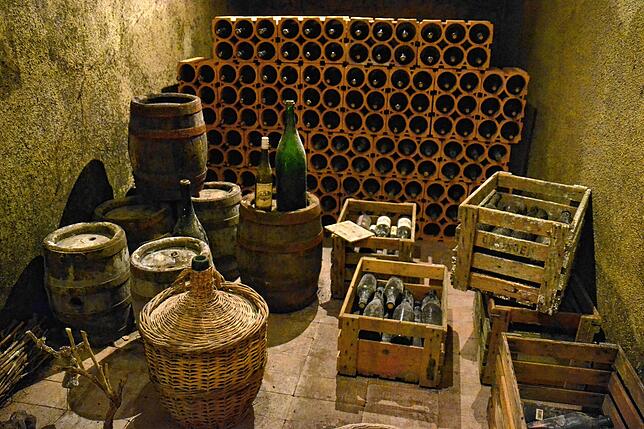 Im Historischen Weinkeller auf dem Arenenberg lagern heute noch 40 nicht etikettierte Flaschen eines Bordeaux Saint-Émilion aus den ...