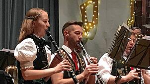 Vor vollem Haus spielte die Trachtenkapelle Häusern beim Fridolinskonzert. Das Konzert war der krönende Abschluss des Patroziniums, das ...