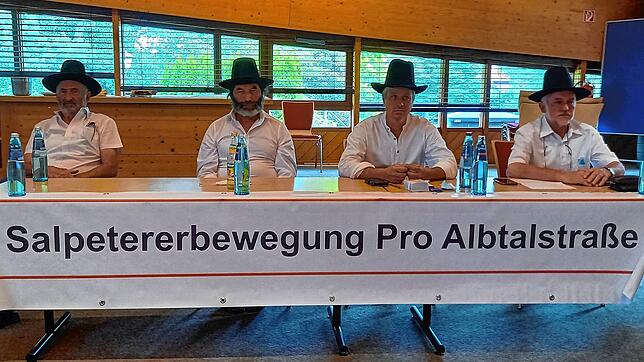 Die Sanierung der Albtalstraße verzögert sich erneut Dies war Thema der Kreistagssitzung in Höchenschwand, in der auch Mitglieder der ...