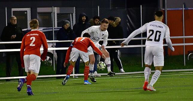 Bild 4: VfB Waldshut und FC Wittlingen trennen sich 3:3 im Spitzenspiel &ndash; und wir haben Bilder!