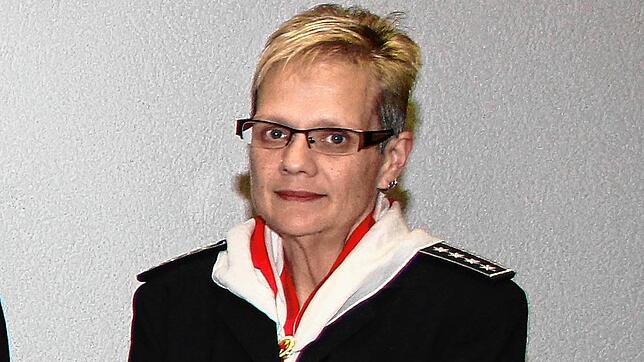 Bereitschaftsleiterin Andrea Moser vom DRK-Ortsverein Immendingen stehen für die Organisation von Blutspendeterminen nur 16 ...