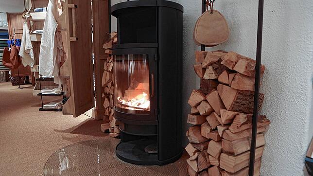 Der dänische Ofen ist der Inbegriff der dänischen Hygge, wie die Lebensart bezeichnet wird, die glücklich macht.