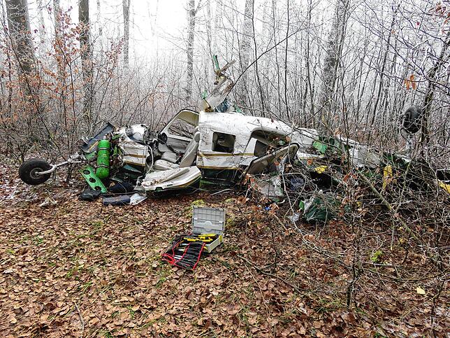 Bild 11: Tödlicher Flugzeugabsturz: Eindrücke von der Bergung des Wracks