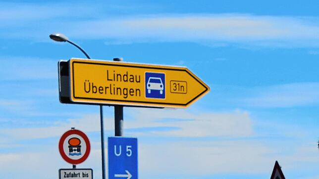Das Schild an der Auffahrt Stockach-Ost