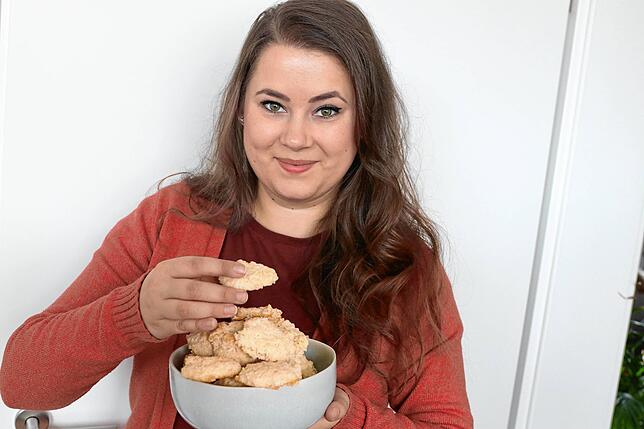 Isabelle Arndt mit Kokosmakronen.
