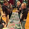Intensiv diskutieren Bürger beim Informationsabend zum &bdquo;Lückenschlus B 523&ldquo; die Trassenführung anhand der neues Pläne des ...