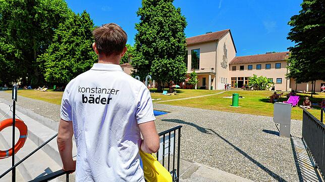 Mit vielen Anstrengungen hat die Bädergesellschaft Konstanz es geschafft, alle Strandbäder mit qualifiziertem Personal auszustatten. ...