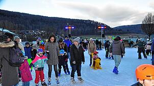 „Blumberg on Ice“ – hier ein Bild vom 11.¦Januar 2025 – ist im Winter ein wahrer Besuchermagnet. Archivfoto: Hans Herrmann