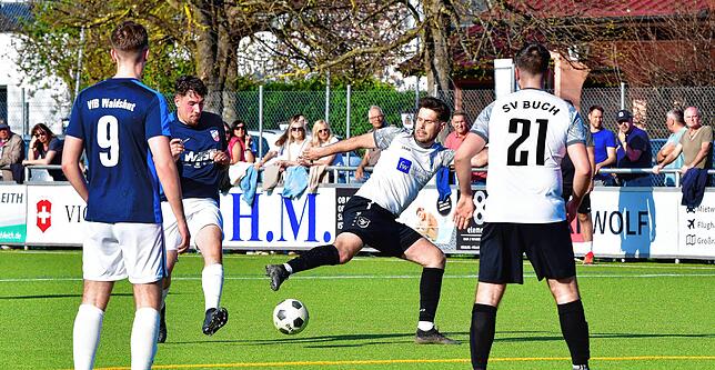 Bild 31: SV Buch siegt 3:2 beim VfB Waldshut – und wir haben Fotos!
