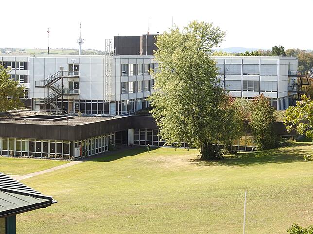 Am Campus will der Kandidat festhalten, aber die Notfallversorgung verbessern.