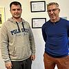 German Velsh (links) möchte Busfahrer werden. Bei Fahrlehrer Andy Weißenberger hat er theoretischen Unterricht.