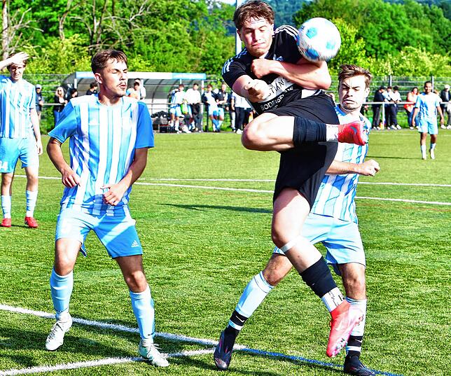 Bild 17: SV Obersäckingen steht nach 2:0 gegen SG FC Wehr/Brennet II an der Tabellenspitze – wir haben Fotos!