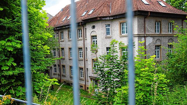 Das Batiment Cadres Celibataires ist das älteste Gebäude auf dem ehemaligen Kasernengelände. Es stammt aus dem Jahre 1913 und steht ...