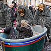 Rein in den Konfettiwagen und mit Konfetti eingeseift: Das macht gute Laune. Doch es gibt Grenzen des Spaßes während der Fasnacht und ...