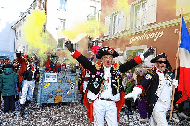 Bild 22: Konstanzer Fasnachtsumzug 2025: Altstadt ist in Narrenhand