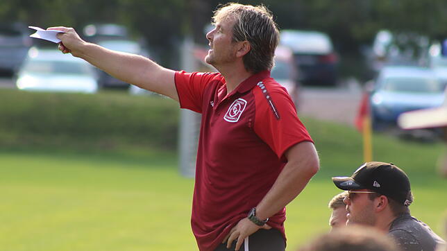 Der Königsfelder Meistertrainer Patrick Fossé nimmt die letzten Partien der Bezirksliga-Saison 2021/22 unter die Lupe. Bild: Sauter
