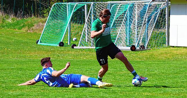 Bild 5: Der FC Kappel gewinnt mit 4:2 bei den Sportfreunden Schönenbach. Wir waren mit der Kamera dabei!