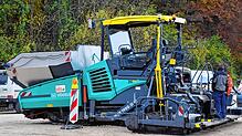 Bevor die Asphaltmaschine auf der B27 vor dem Schweizer Grenzübergang ihre Arbeit aufnimmt, dauert es noch. Derzeit hakt noch die Planung.