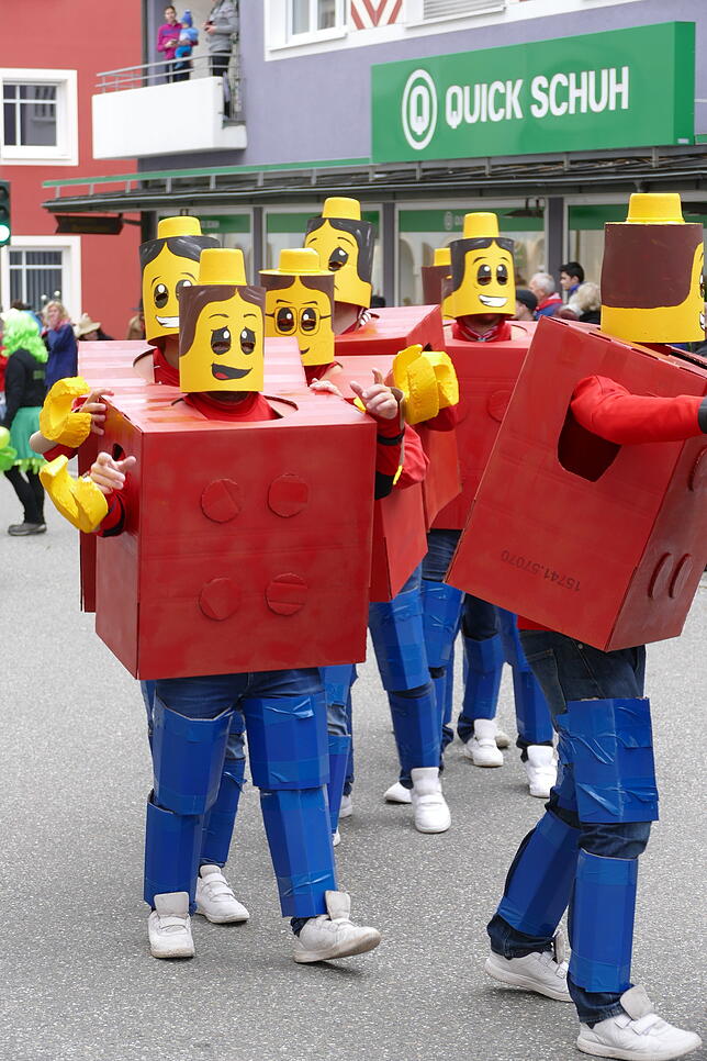 Lustige Legosteine liefen durch Bonndorf.