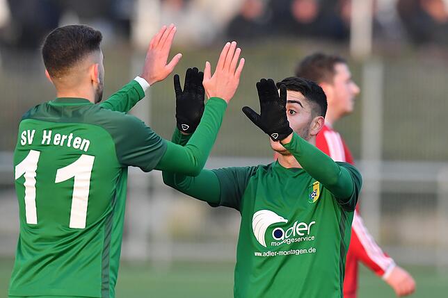 Bild 22: SV Herten fegt den FC RW Weilheim mit 6:0 vom Platz &ndash; und wir haben Bilder!